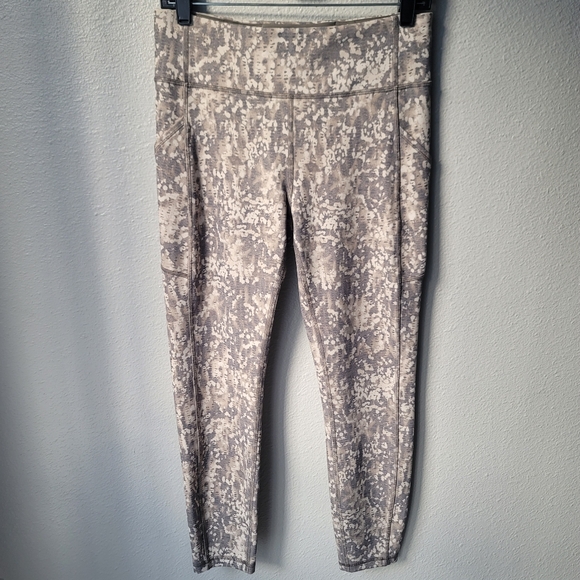 lululemon athletica Pants - Lululemon Invigorate High Rise Tight Legging 25" Size 10 In Gritstone White Opal